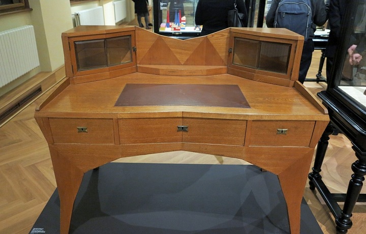 Kubistický stůl Josefa Gočára, 1908