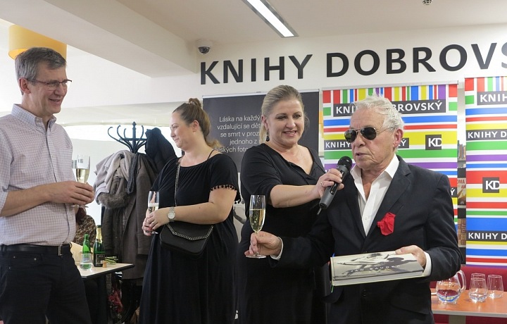 Křest nové knihy Jana Saudka, Dva