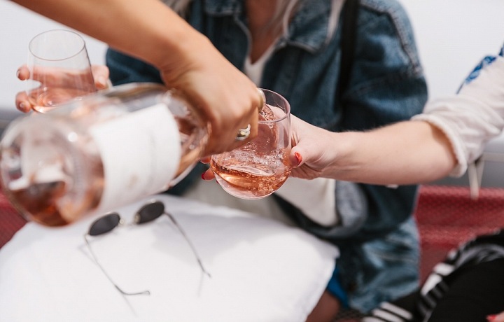 Luxusní přípitek!