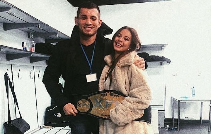 Monika se svým přítelem.