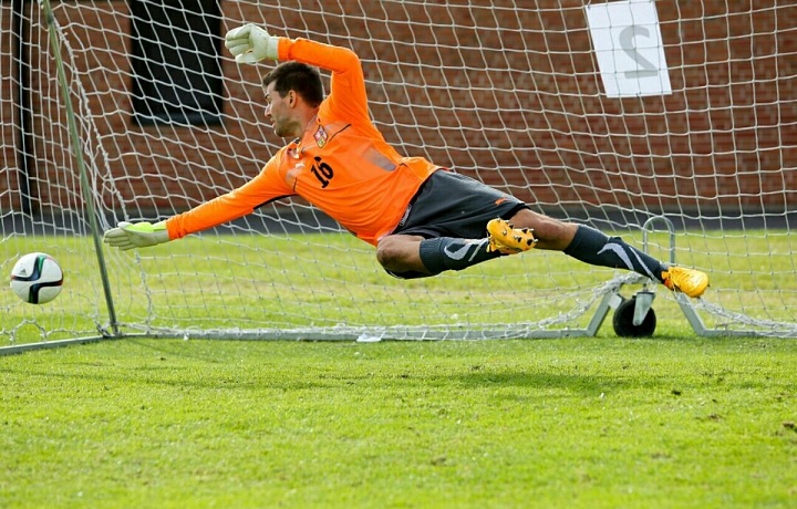 Vojáček je bývalý profesionální fotbalista. 