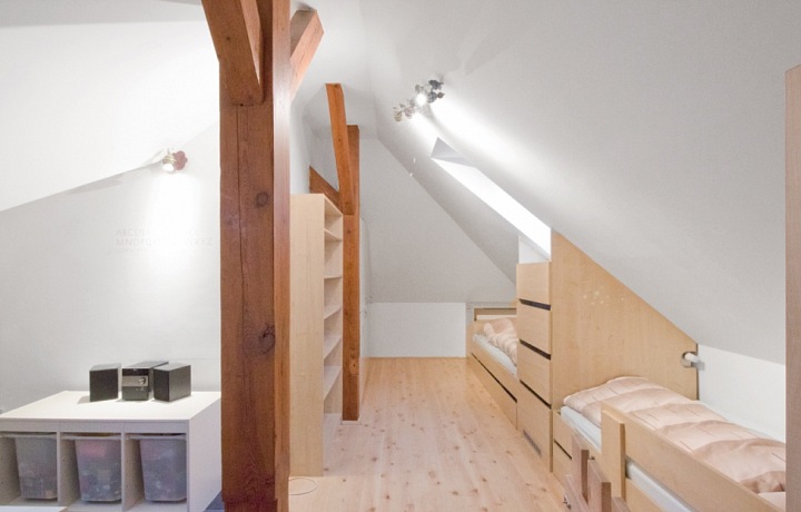 Interiér mezonetového bytu.