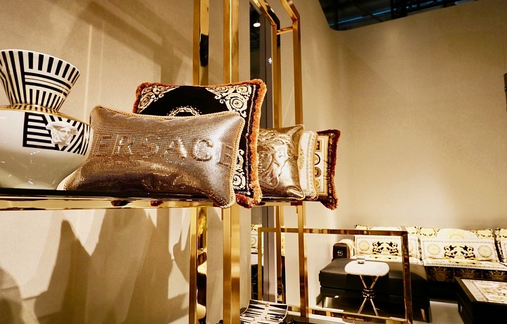 Versace Milanese in spirit