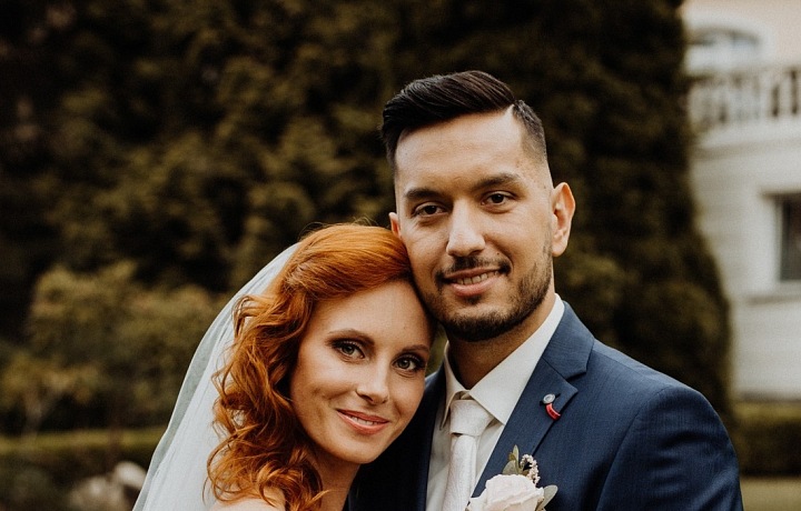 Klára Prošková a Michal Schöpke jako novomanželé.