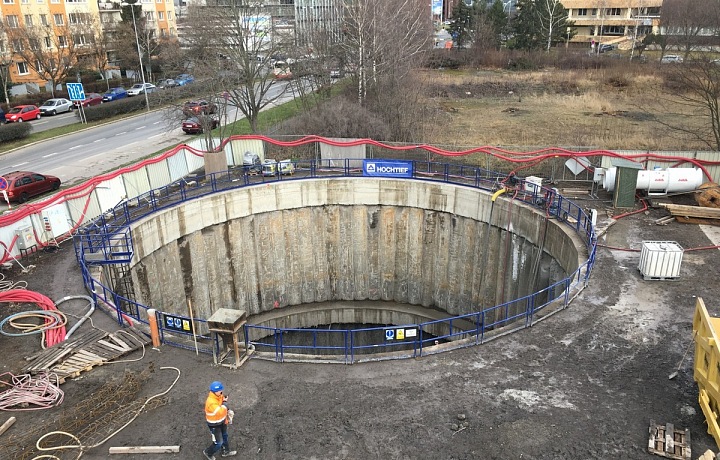 Momentálně největší stavební jáma v Praze se nachází na Pankráci. 