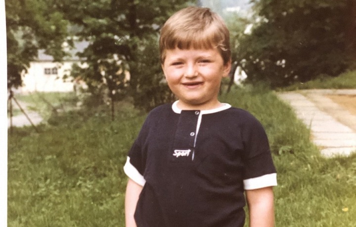 Už jako malý se pletl rád babičkám v kuchyni