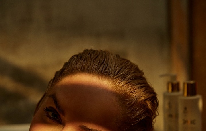 Taťána Kuchařová ve vaně.