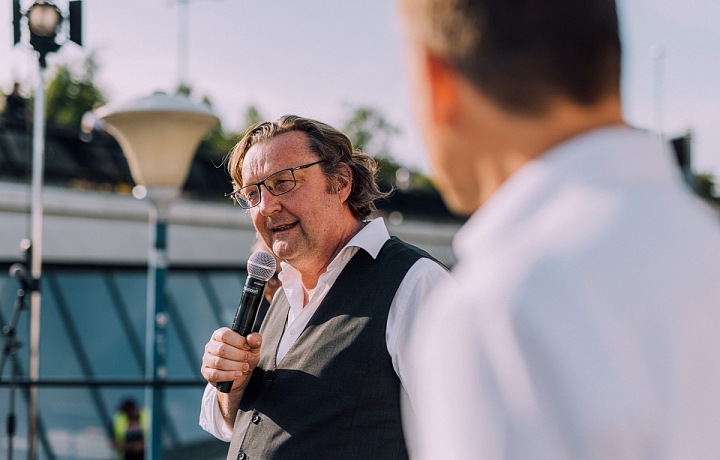 Petr Hlaváček na Vltavské zahajuje festival k nové budově Vltavské filharmonie. 