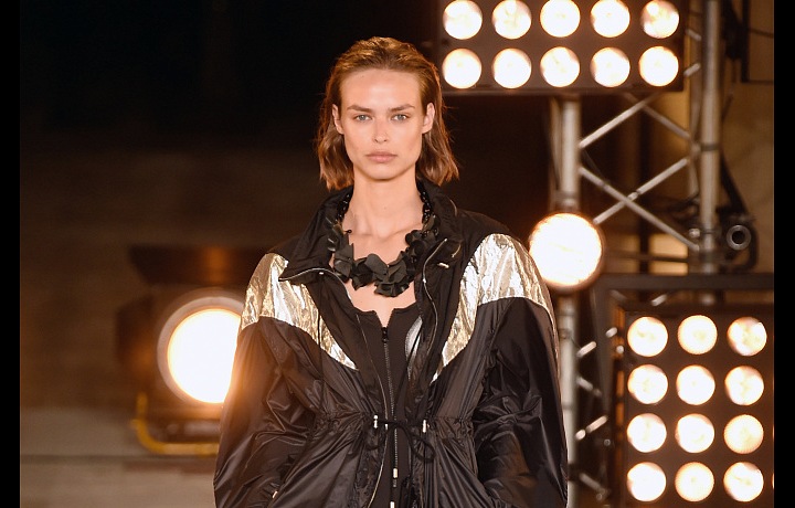 Sexy černá, která nikdy nezklame.