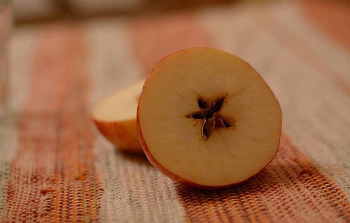 Pokud se ve středu jablka objeví hvězda, znamená to, že členové rodiny budou zdraví