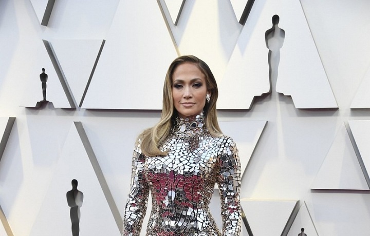 Jennifer Lopez - šaty Tom Ford
