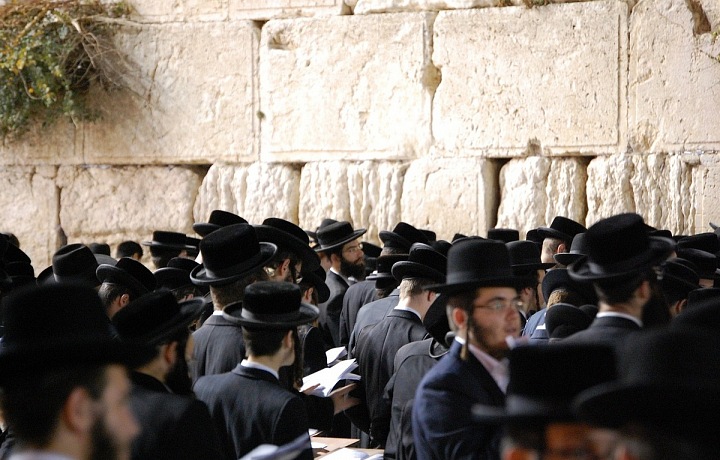 Ilustrační foto: Zeď nářků, správně nazývaná Západní zeď, je pozůstatkem západní části vnější hradby, která ke konci období druhého jeruzalémského chrámu obklopovala Chrámovou horu