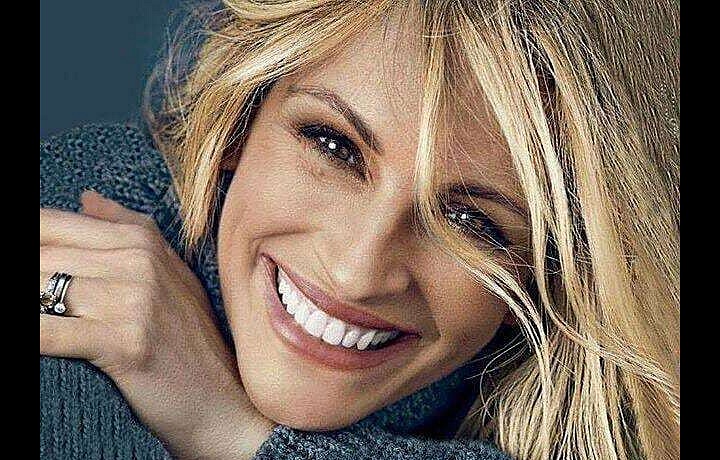 Julia Roberts v šedém svetru