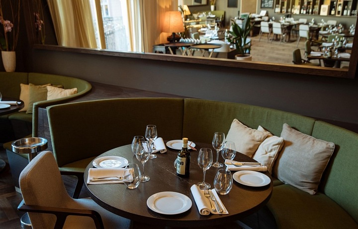 Luxusní interiér restaurace Armomi