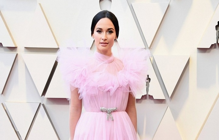 Kacey Musgraves - šaty Giambattista Valli
