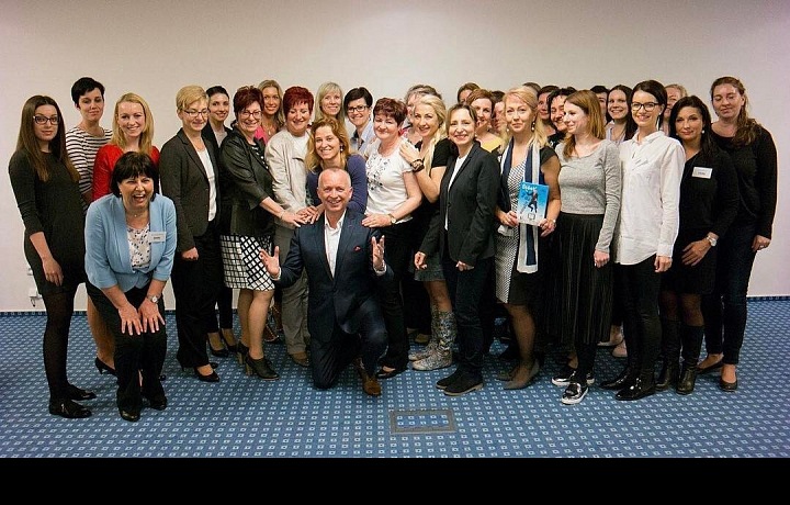 Karel se svými posluchači po jedné své motivační  přednášce. 