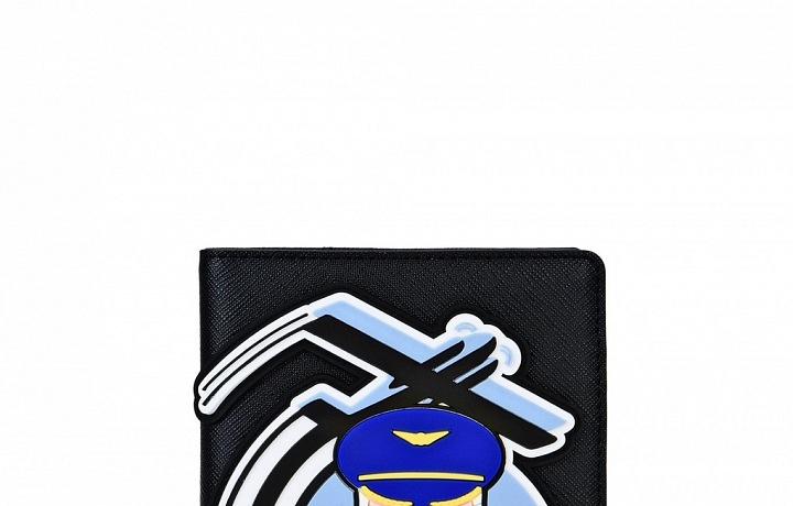 Pouzdro na cestovní pas s kapitánem Karlem