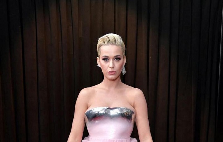 Katty Perry - šaty Balmain