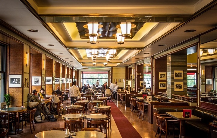 Kavárna Slavia - luxusní interiér