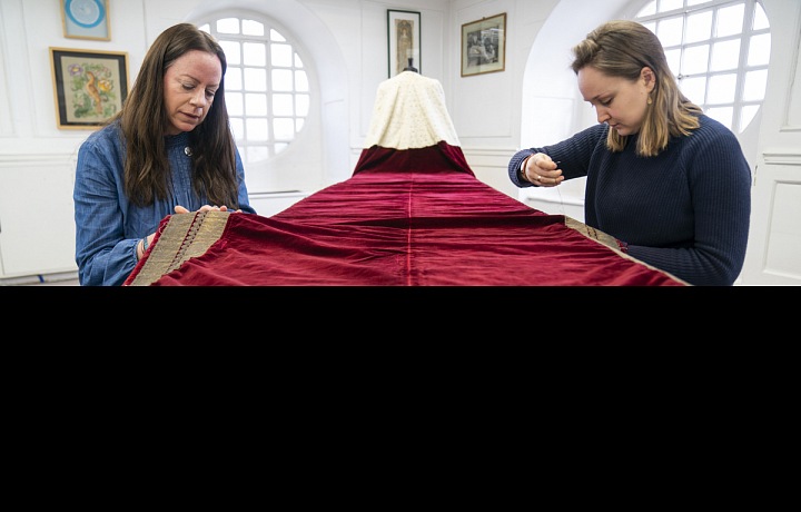 Korunovace Karla III. je za dveřmi