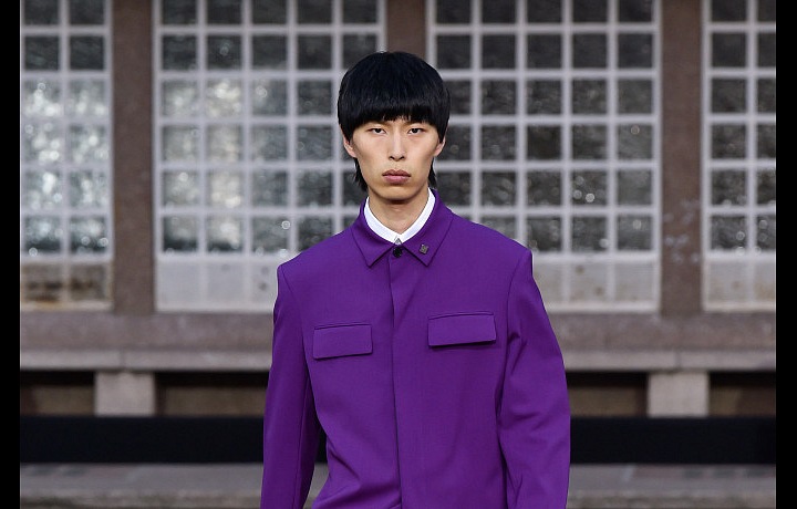 Kombinace fialové a červené je úžasná.