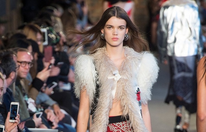 Inspirace divokým mužem Ch. Frégera