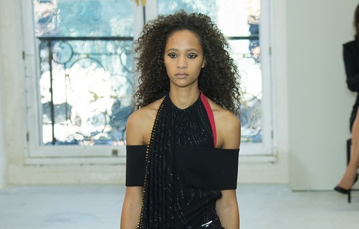 Experimentování se střihy a materiály