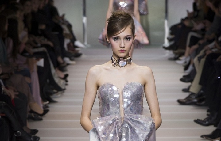 Mini sukně a maxi mašle - wow! 