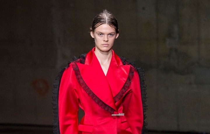 Vášnivá červená v SS 2018