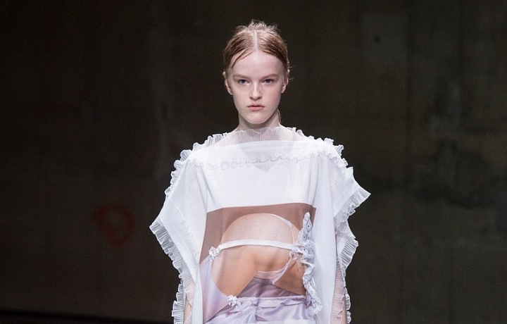 Objevují se i prvky erotiky