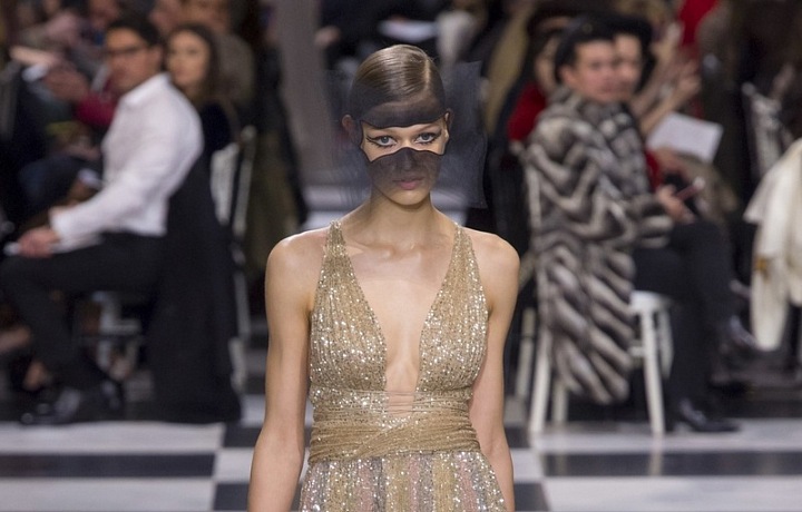 Bronzový třpyt Dior Couture 2018