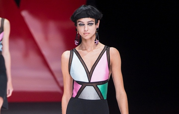 Elegantní šaty v pastelových barvách