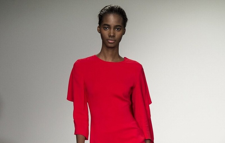 Luxusní a módní červená.