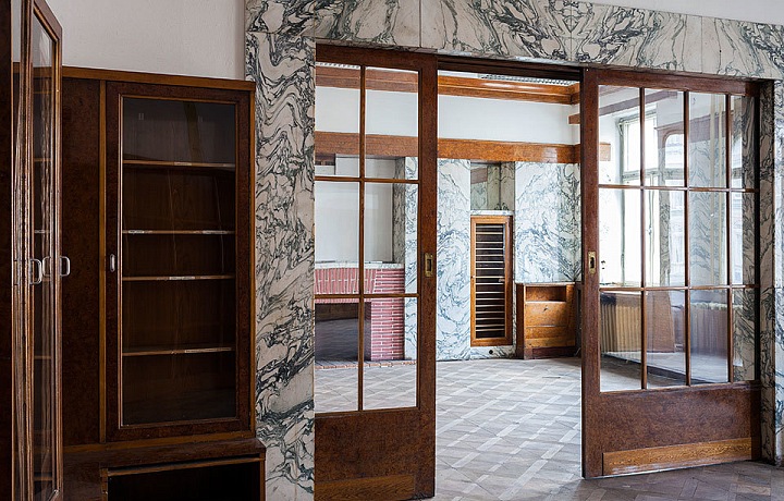 Architekt Loos, interiéry v Plzni