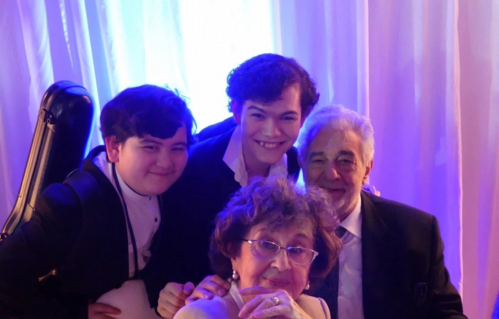 Bratři a manželé Domingovi. 