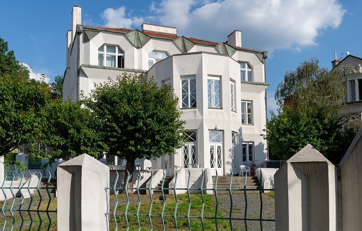 Kovařovicova vila na místě schwarzenberské cihelny.