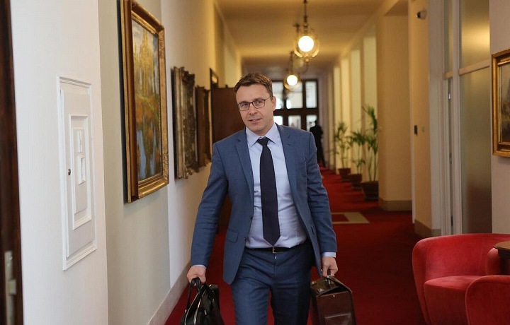 O atraktivního ministra měly ženy zájem. Volají mu ale i nyní.