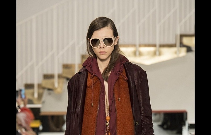 Kolekci vévodí kůže