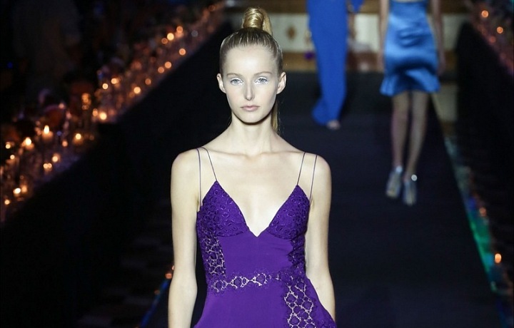 Luxusní materiál a zajímavý střih.