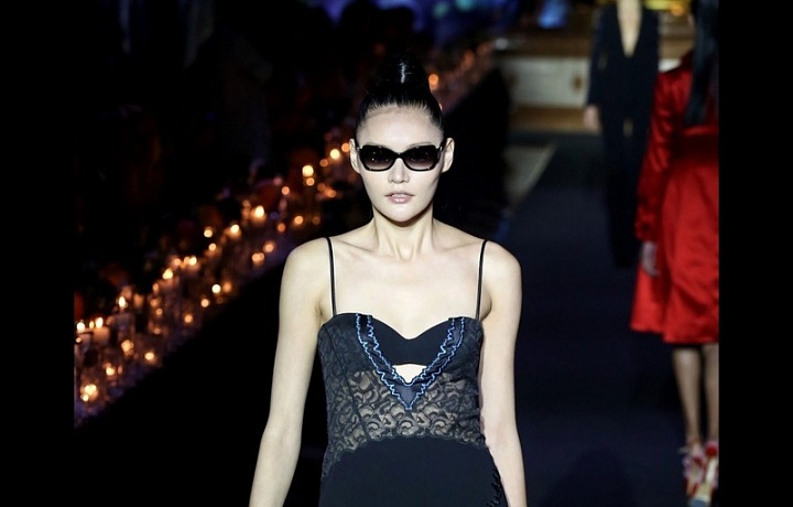 Černá je na večer ideální volbou.