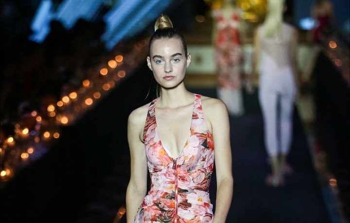 Květinové vzory na denní nošení.