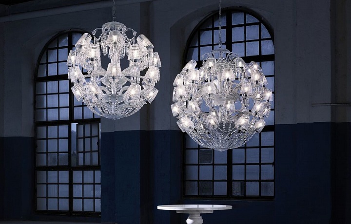 Lustr LE ROI SOTEIL a stolek NEW ANTIQUE TABLE