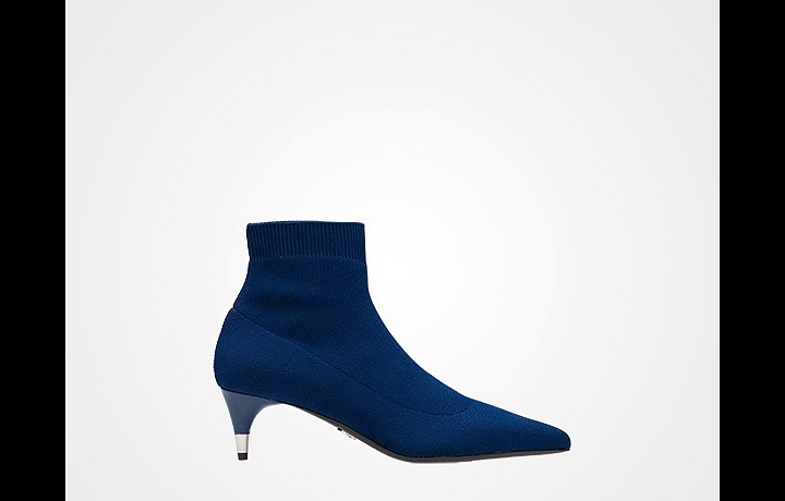 Elegantní kousek s nízkým podpatkem Prada. 