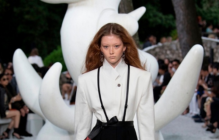 Louis Vuitton vytvořil také minimalistické modely