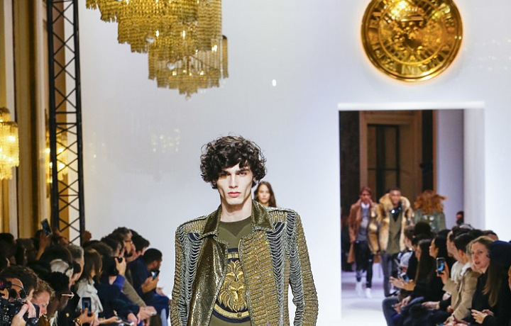 Přehlídku otevřela vlna military modelů