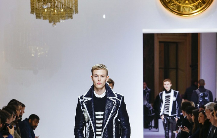 Military vystřídala vlna černé