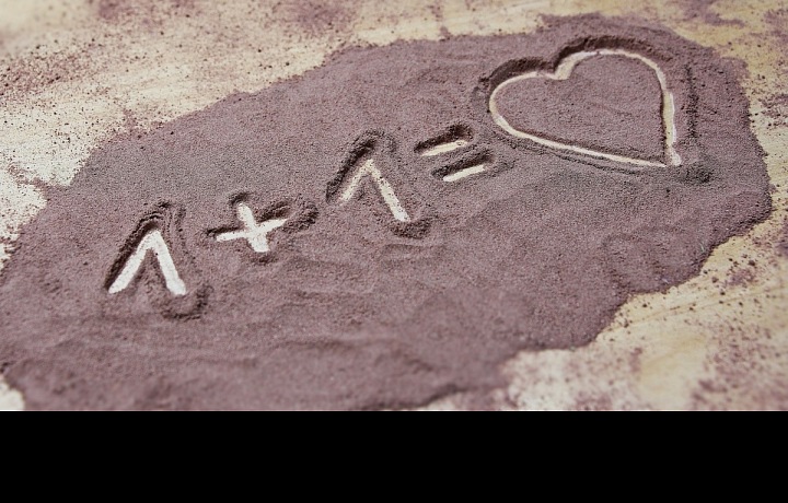 Toto je asi jediná potvrzená rovnice lásky :)