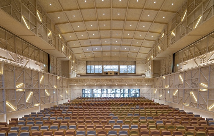 Moderní auditorium v Le Rosey