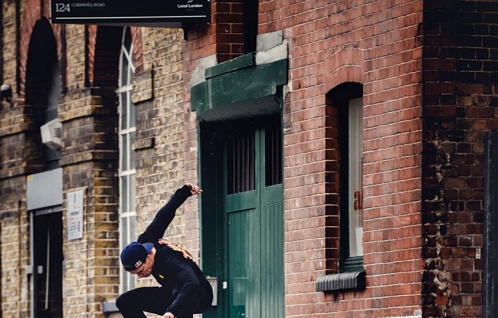 Maxim sjel na skatu skoro celý svět.