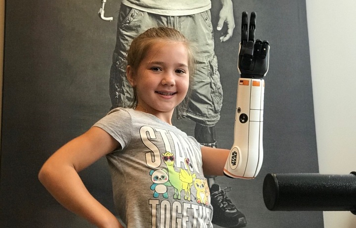 Mady z Texasu ruku zatím testuje, ale už teď je nadšená. 